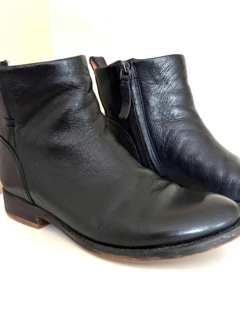 Franco Sarto LEATHER women's Marcus Ankle Bootie size 7M, Euro 37 Black